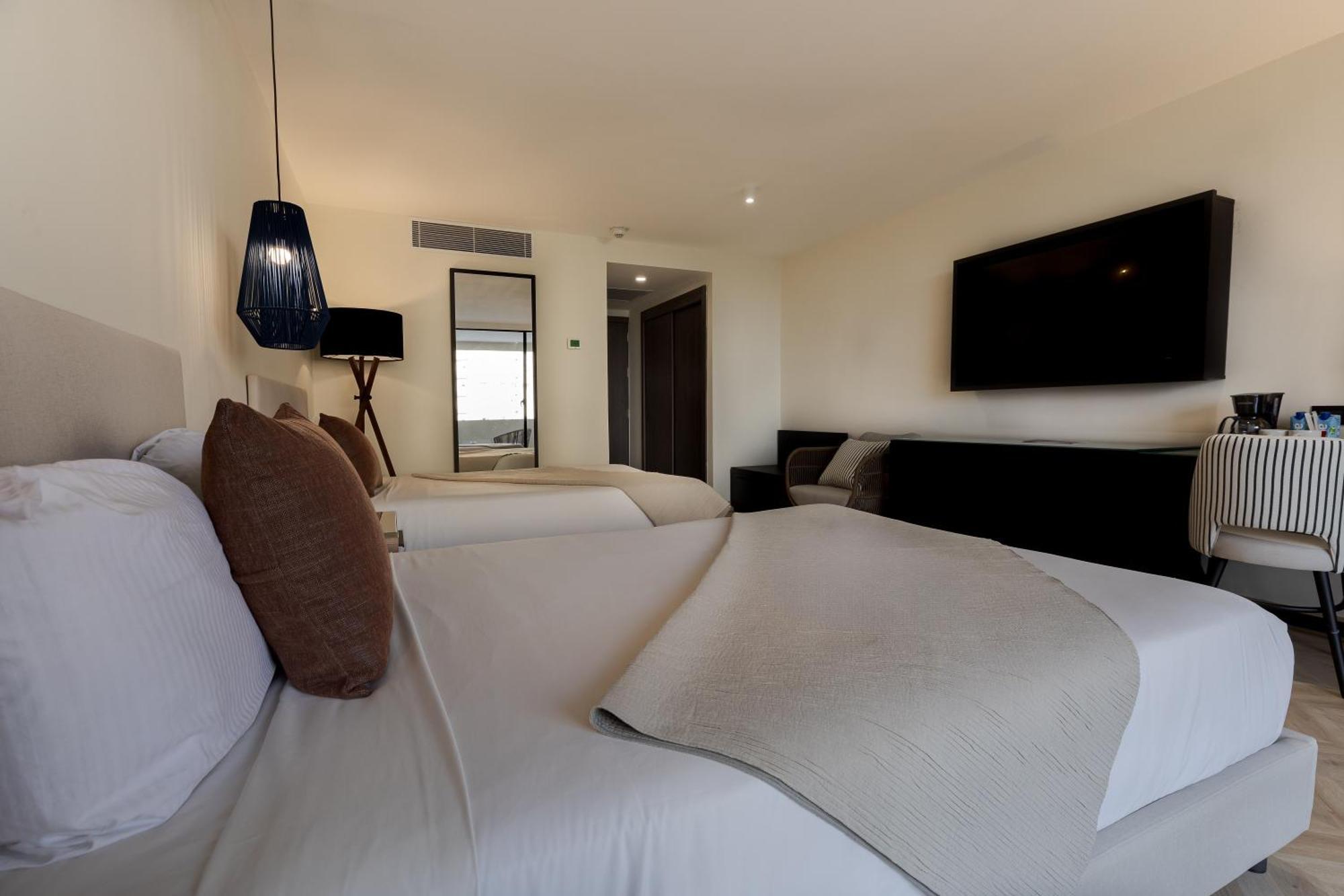 Dominican Fiesta Hotel&Casino Santo Domingo Esterno foto A room at the hotel